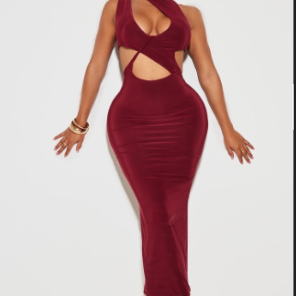 PrettyLittleThing Burgundy Cut-Out Maxi Dress
